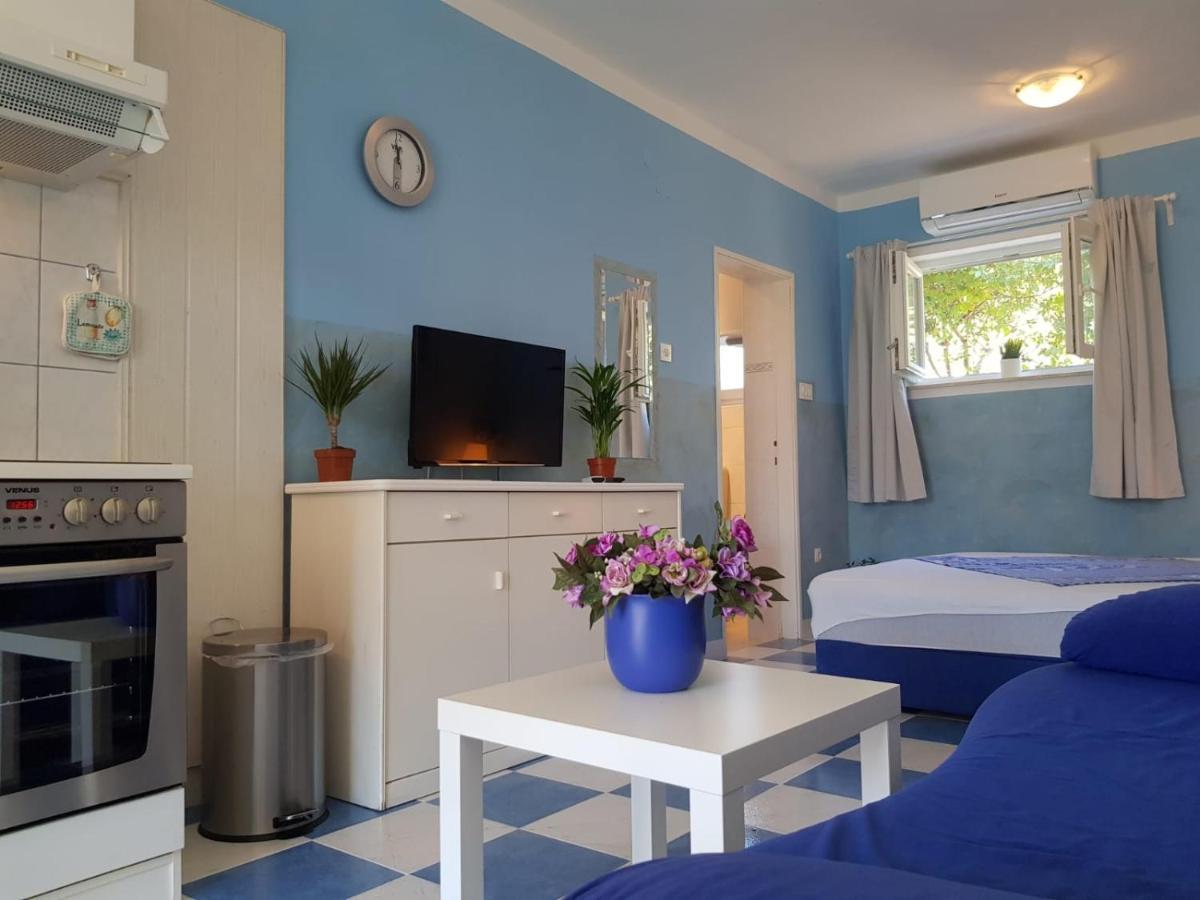 Apartments With A Parking Space Banjol, Rab - 5071 Exterior foto