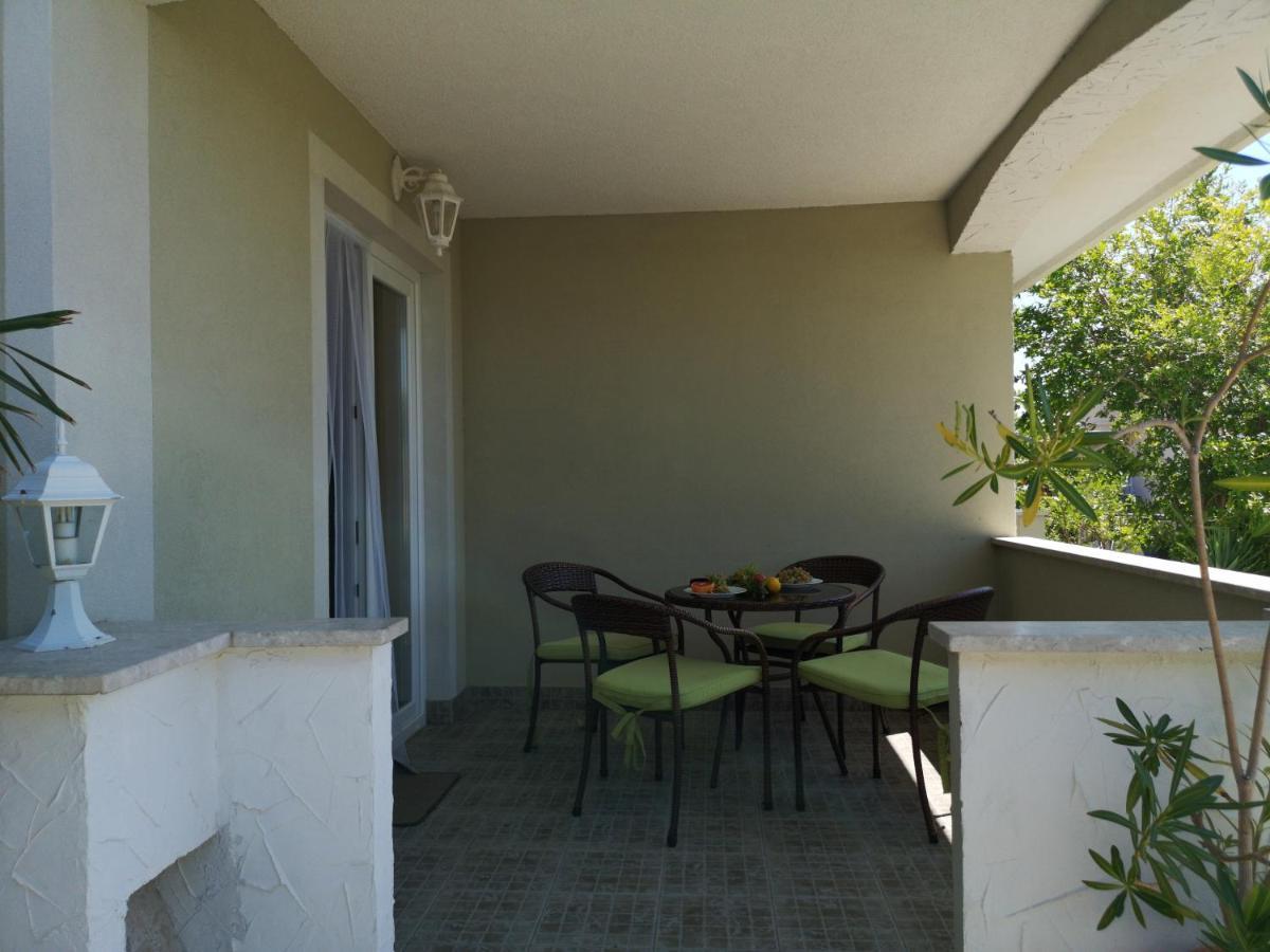 Apartments With A Parking Space Banjol, Rab - 5071 Exterior foto